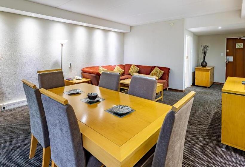 Отель African Sky Newcastle Inn