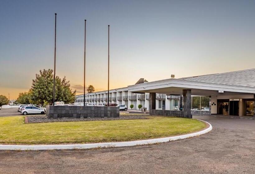 Отель African Sky Newcastle Inn