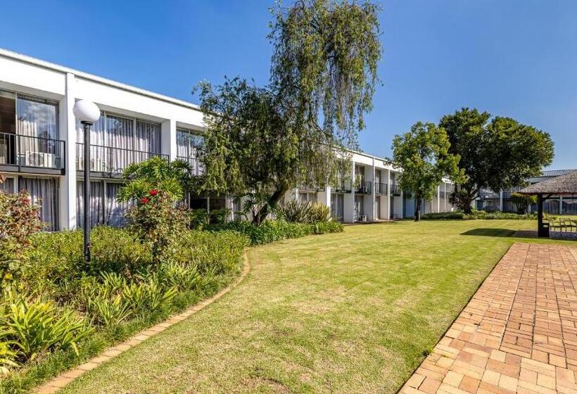 Отель African Sky Newcastle Inn