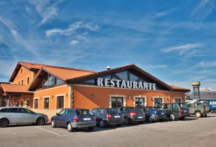 فندق Reinosa Atalaya La Vega