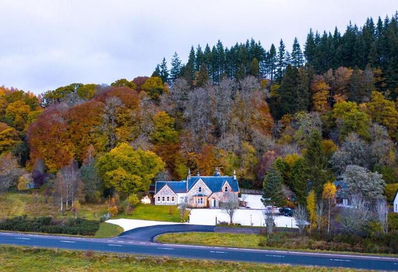 Отель Rokeby Manor