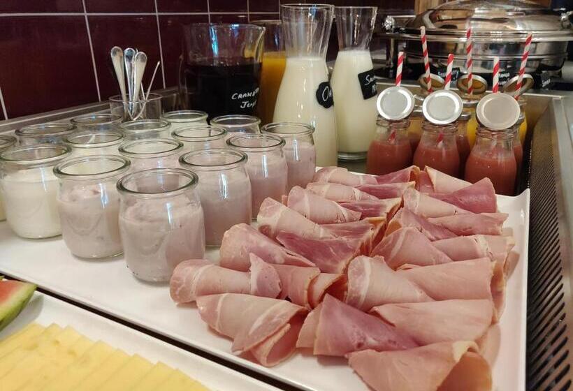 Отель Rokeby Manor