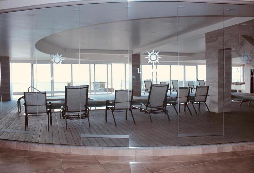 La Jolla Excellence, Exclusive Front Beach!