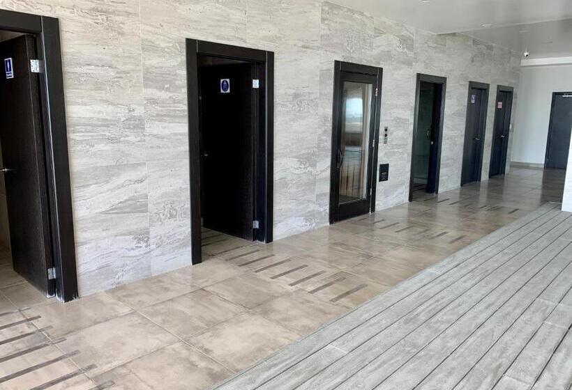 La Jolla Excellence, Exclusive Front Beach!