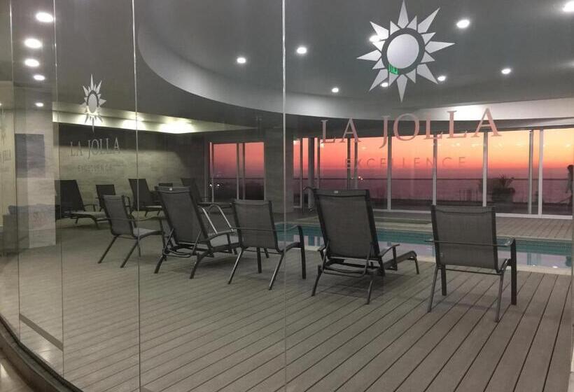 La Jolla Excellence, Exclusive Front Beach!