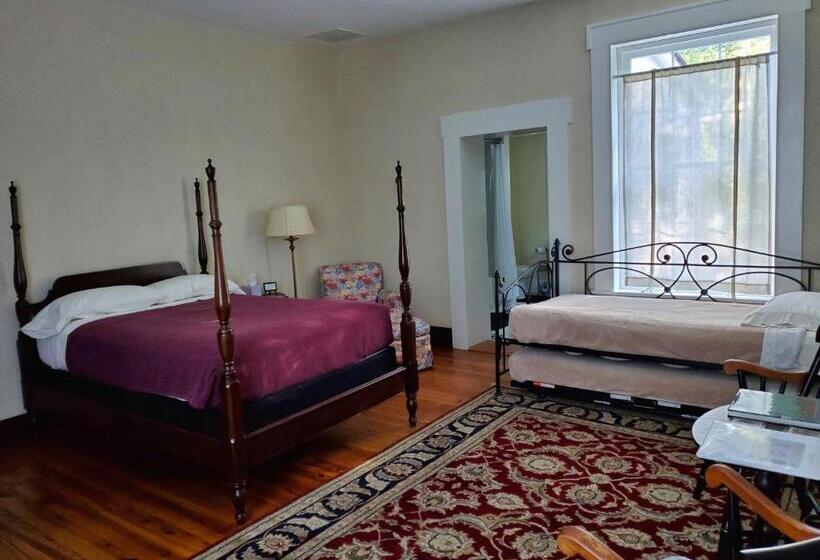 Mountain Home Bed & Breakfast