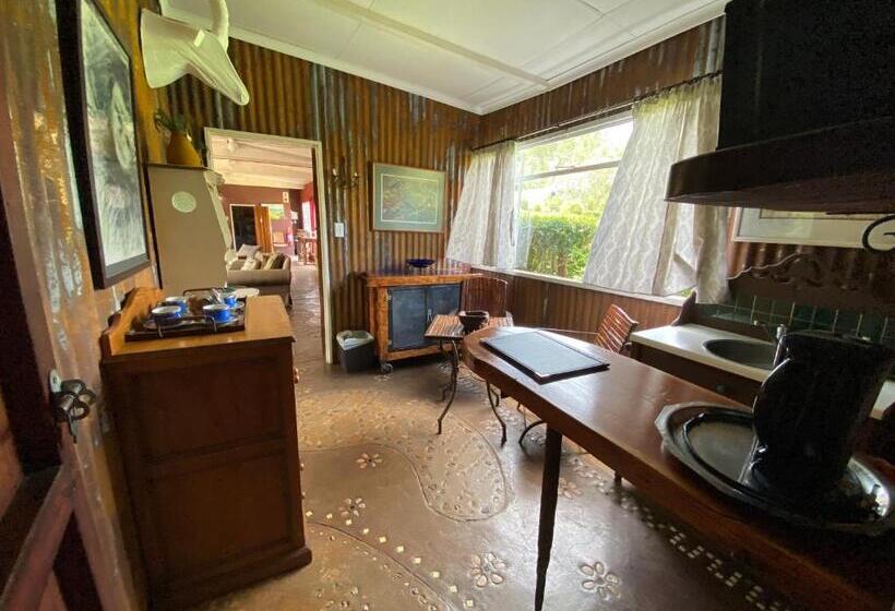 פנסיון Bohemian Garden Cottages