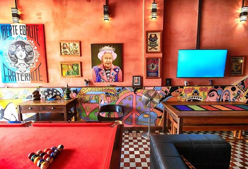 بنسيون Candy Pepper