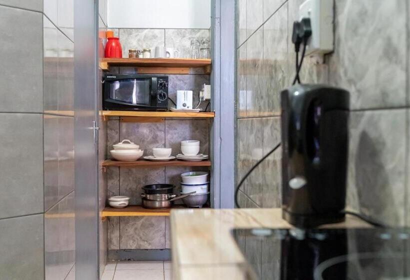 פנסיון Keetmanshoop Self Catering