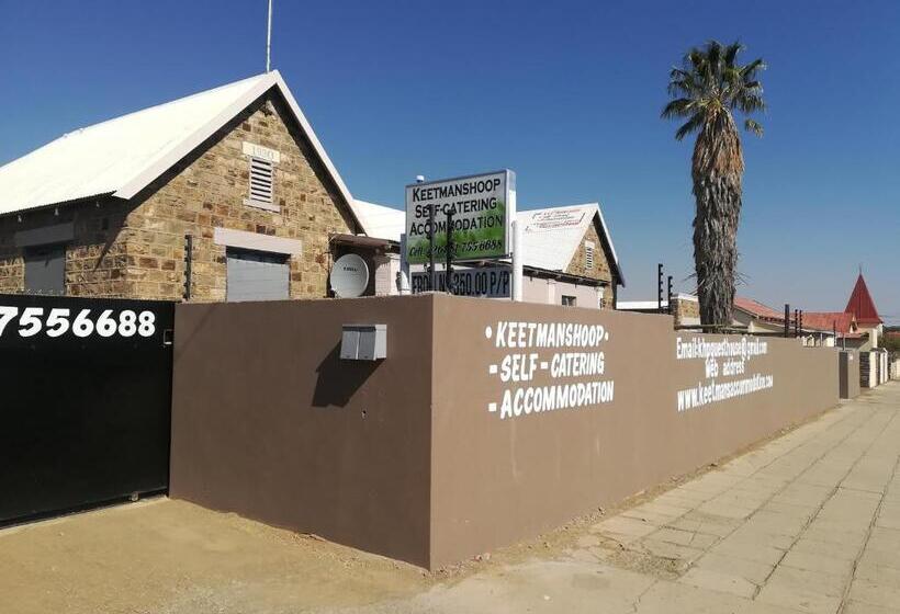 פנסיון Keetmanshoop Self Catering