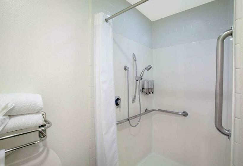 Azure Hotel&suites Ontario Trademark Collection By Wyndham