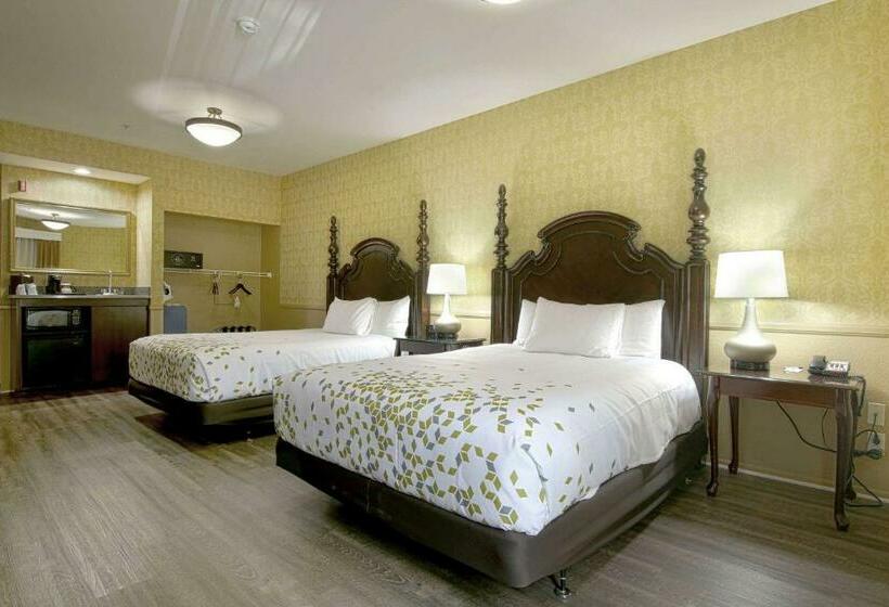 Azure Hotel&suites Ontario Trademark Collection By Wyndham