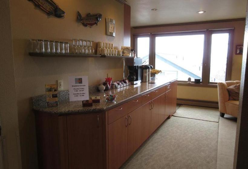 مبيت وإفطار Copper Whale Inn