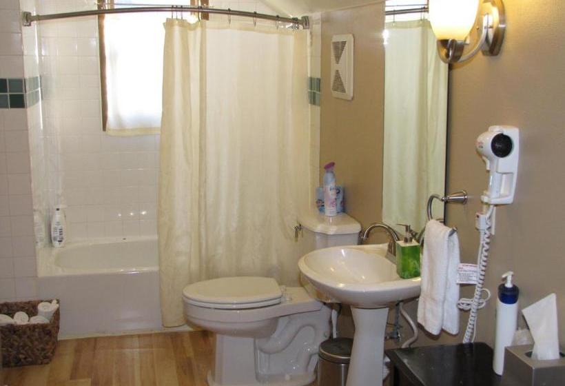 مبيت وإفطار Copper Whale Inn