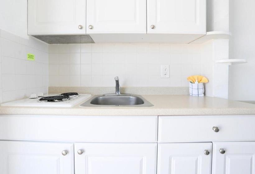 Commander By The Sea Motel