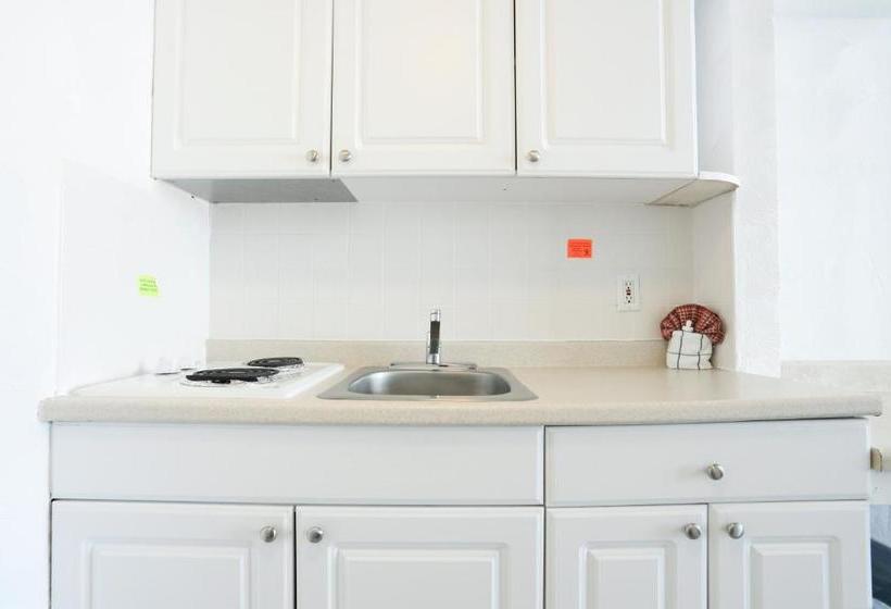 Commander By The Sea Motel