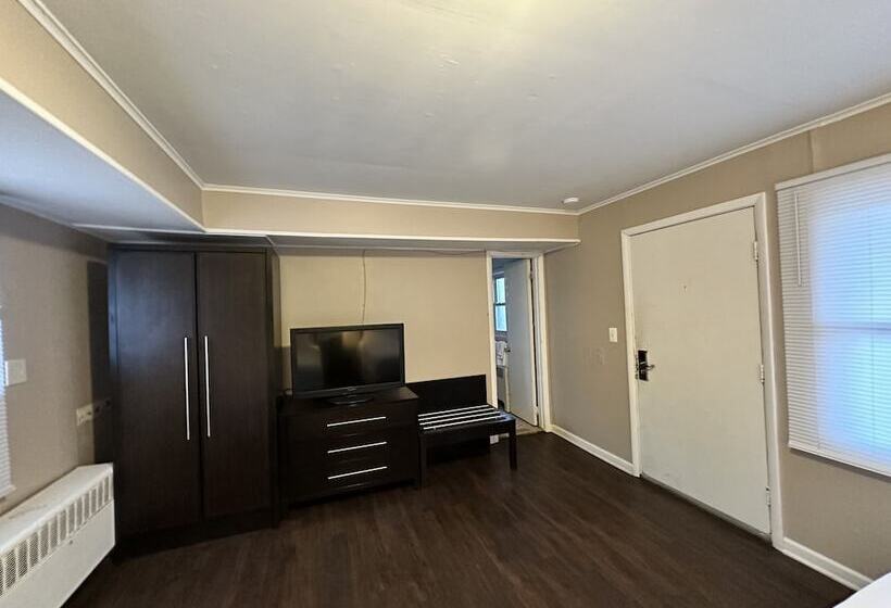 Community Court Motel