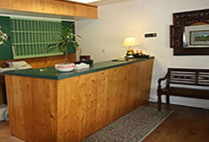 Community Court Motel