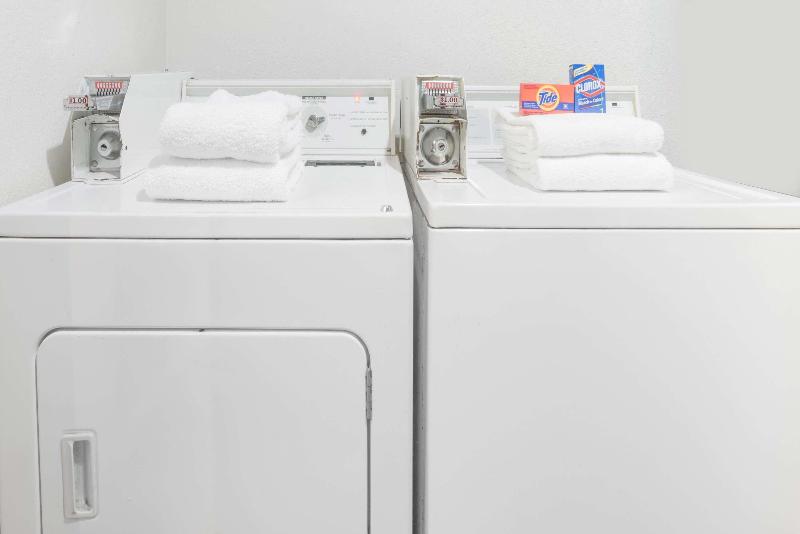 فندق Americas Best Value Inn & Suites Fort Worth South