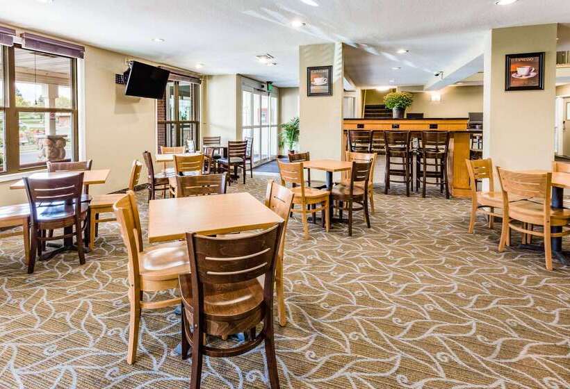 בית מלון כפרי Americinn & Suites Burnsville, Mn