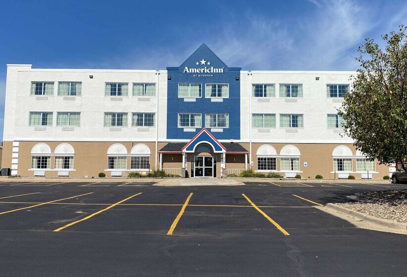 هتل Americinn By Wyndham Cedar Rapids North