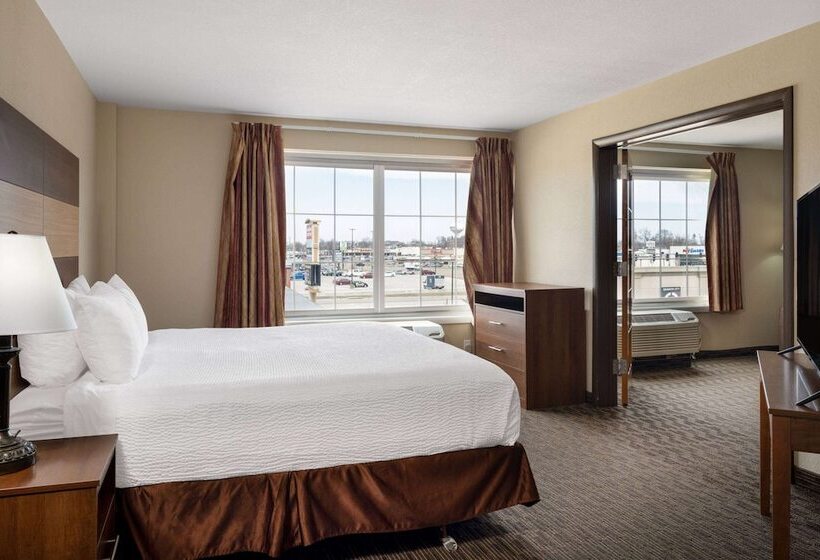 בית מלון כפרי Americinn By Wyndham Cedar Rapids North