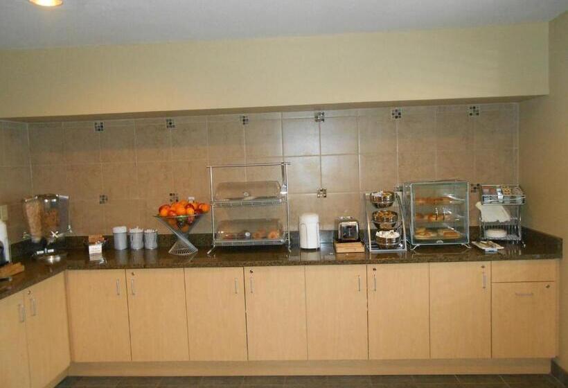 בית מלון כפרי Americinn & Suites Burnsville, Mn