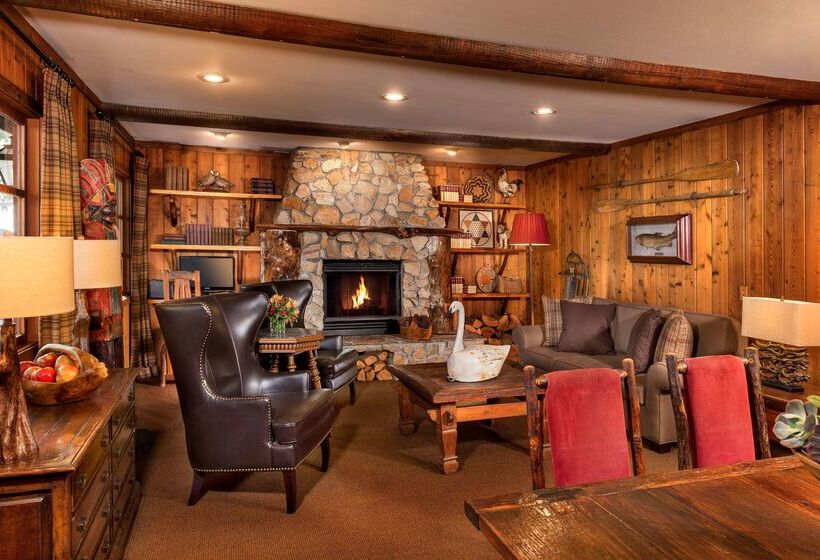 Отель Ayres Lodge Alpine