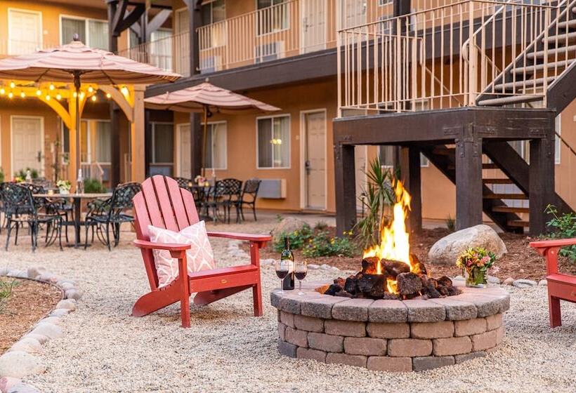 בית מלון כפרי Ayres Lodge Alpine