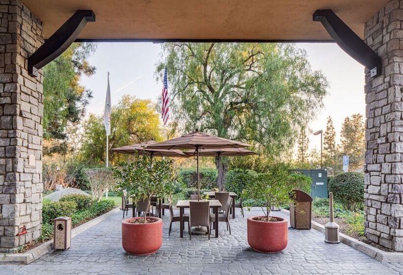 Отель Ayres Lodge Alpine