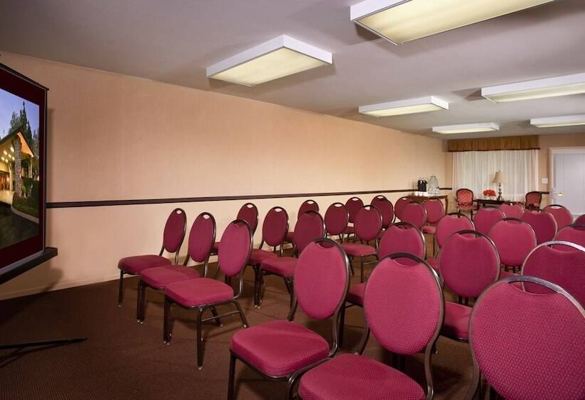 Отель Ayres Lodge Alpine