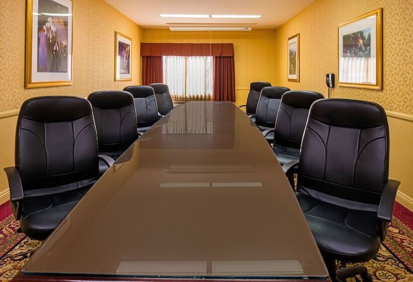 Azure Hotel&suites Ontario Trademark Collection By Wyndham