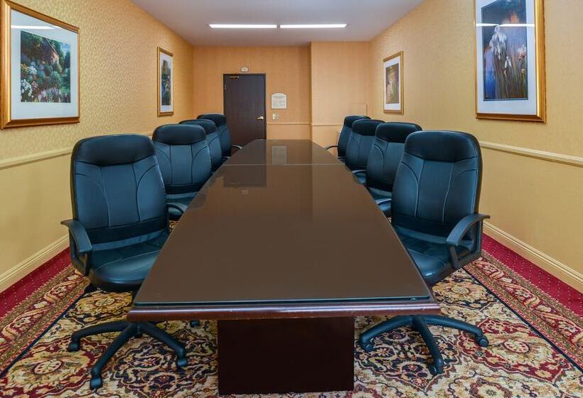 Azure Hotel&suites Ontario Trademark Collection By Wyndham