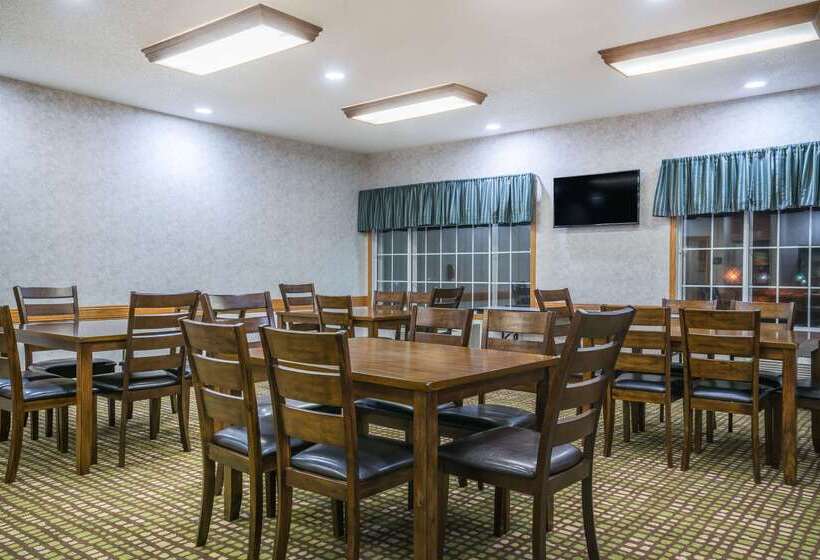 Отель Baymont By Wyndham Albany