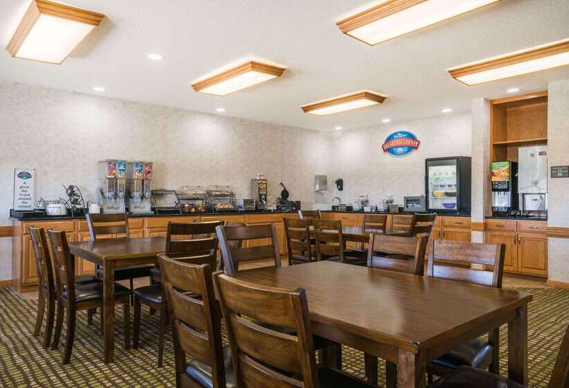 Отель Baymont By Wyndham Albany