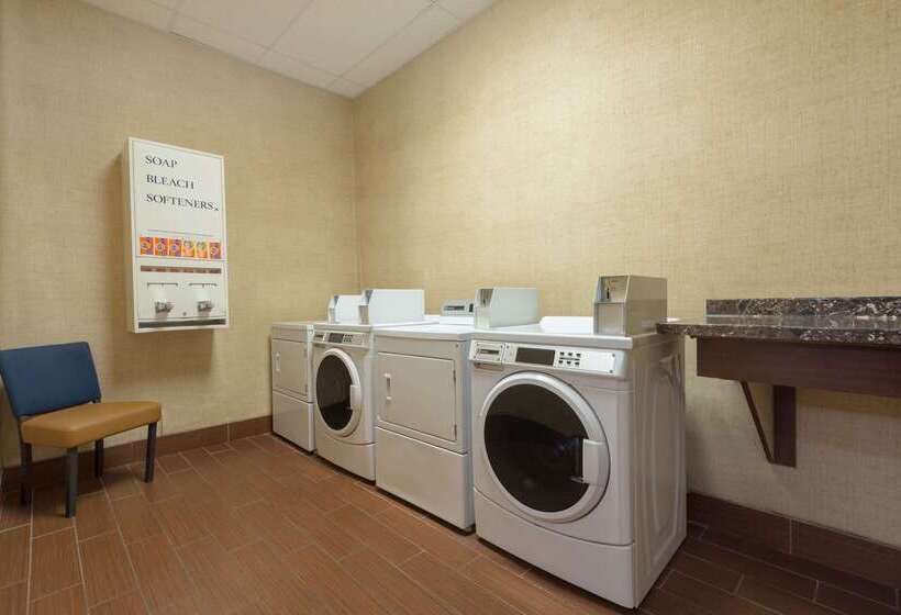 Отель Baymont By Wyndham Colorado Springs