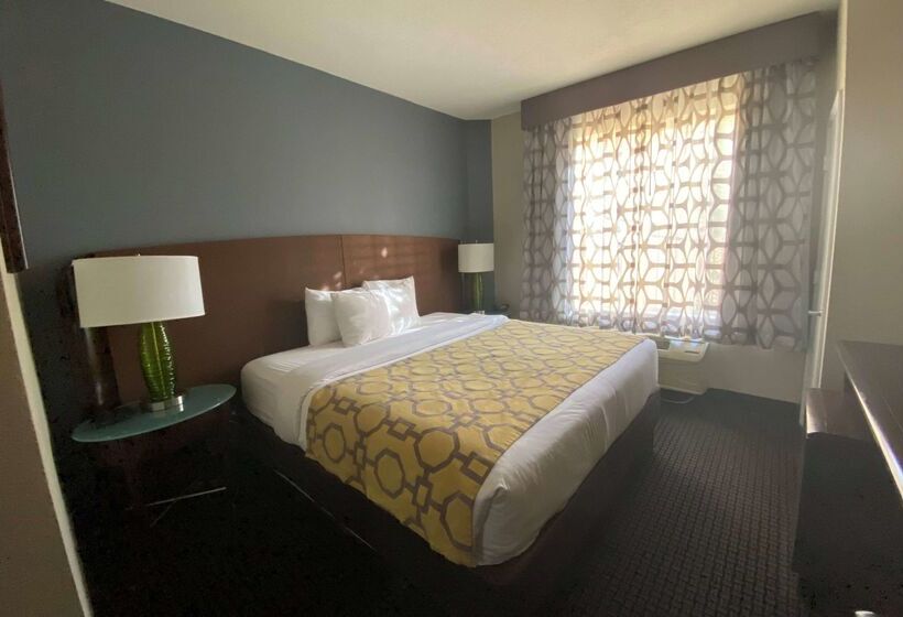 בית מלון כפרי Baymont By Wyndham Colorado Springs