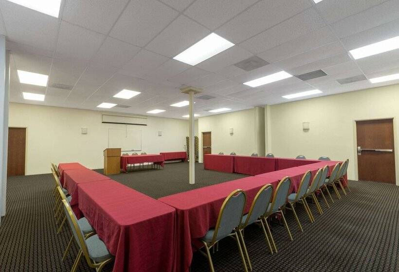 Отель Baymont By Wyndham Colorado Springs