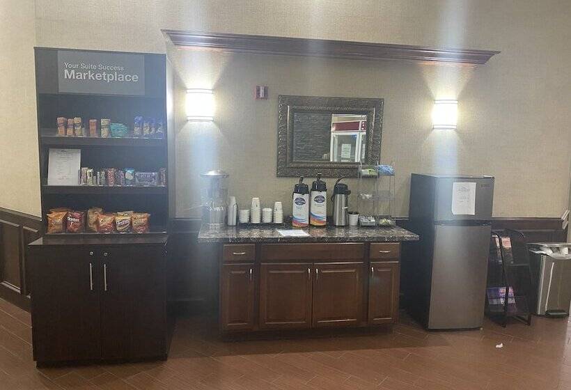 Отель Baymont By Wyndham Colorado Springs