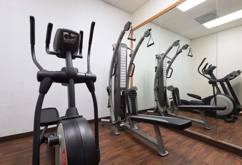 Отель Baymont By Wyndham Colorado Springs