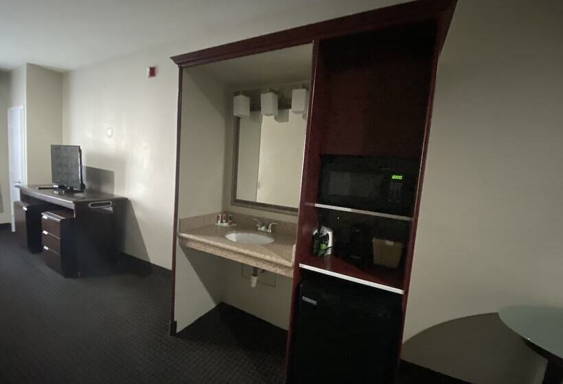 Отель Baymont By Wyndham Colorado Springs