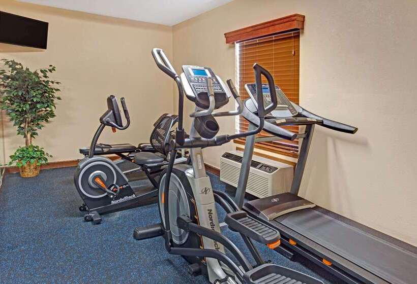 בית מלון כפרי Baymont By Wyndham Kennesaw