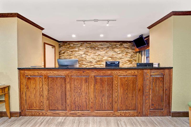 בית מלון כפרי Baymont By Wyndham Kennesaw