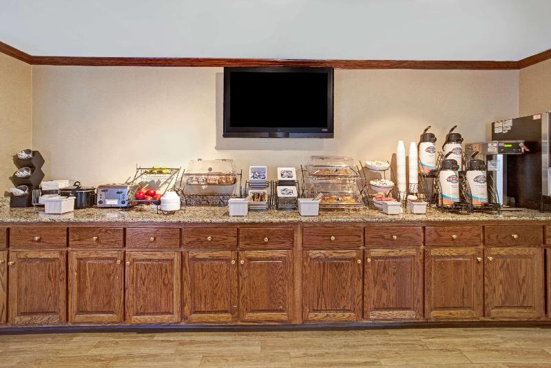 בית מלון כפרי Baymont By Wyndham Kennesaw