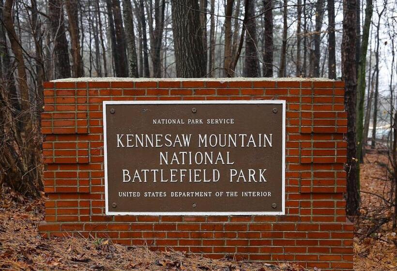 בית מלון כפרי Baymont By Wyndham Kennesaw