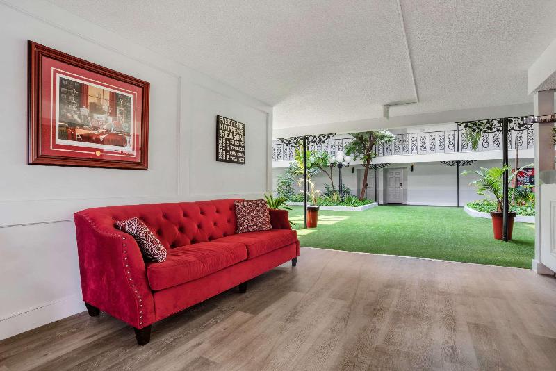 Отель Baymont By Wyndham Montgomery Al