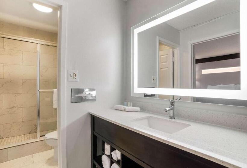 Отель Baymont By Wyndham Montgomery Al