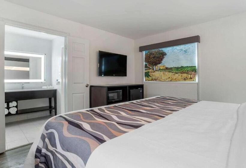 Отель Baymont By Wyndham Montgomery Al