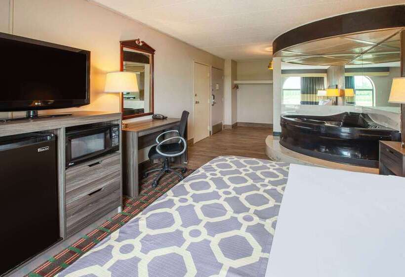 Отель Baymont By Wyndham Northwood