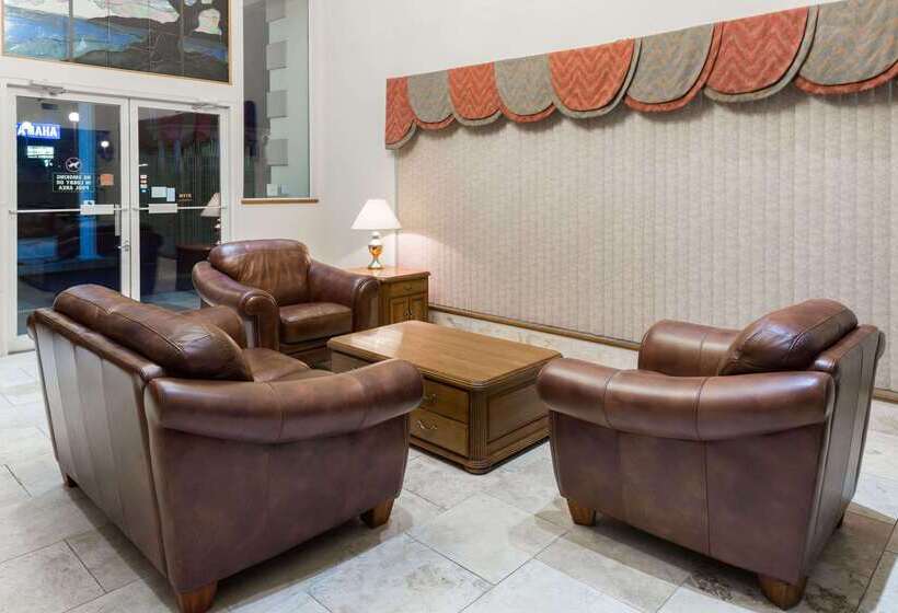 فندق Baymont By Wyndham Osage Beach